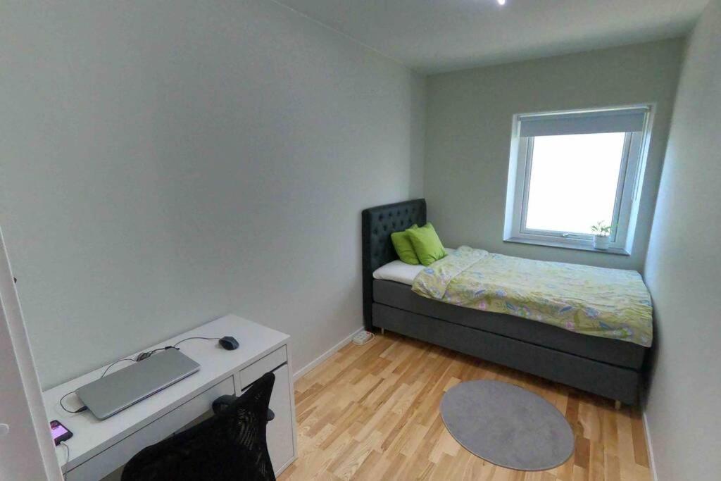 - Private In An Göteborg